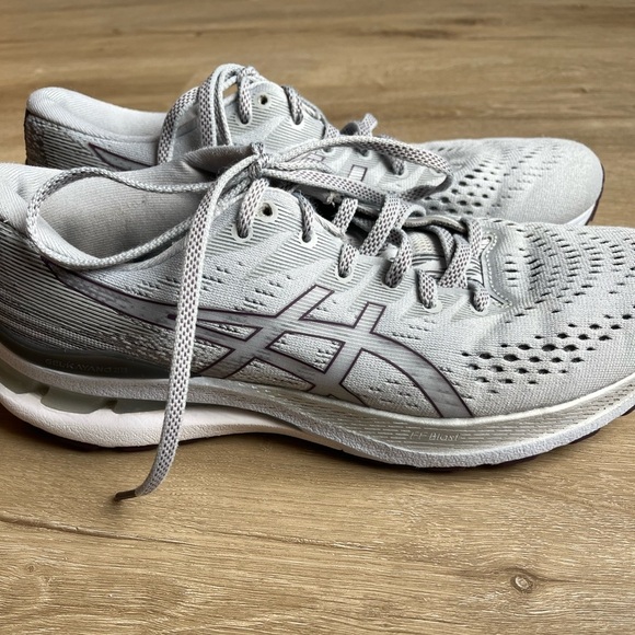 Asics Gel Kayano 28 Womens Size 9.5‎ Grey Running Shoes Sneakers - Picture 3 of 8